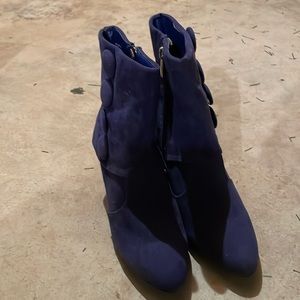 Journee Collection Navy Heels